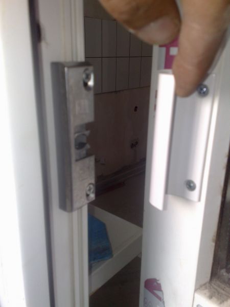 Защелка для балконной двери 9 мм Защелка для балконной двери 9 мм