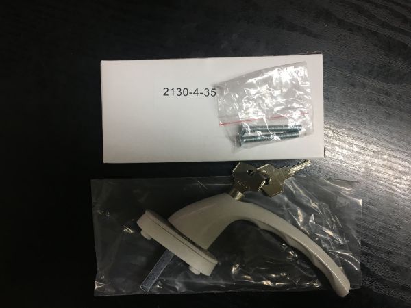 Ручка оконная SL с кнопкой и ключом белая Ручка оконная SL с кнопкой и ключом белая